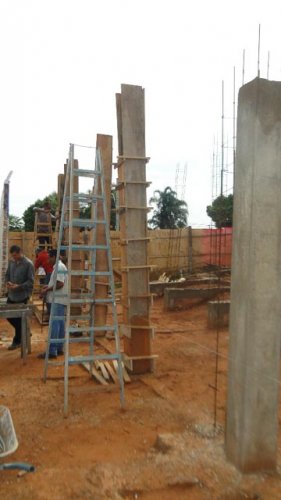 Emurpe instala pilares de sustentação para nova arquibancada do Estádio