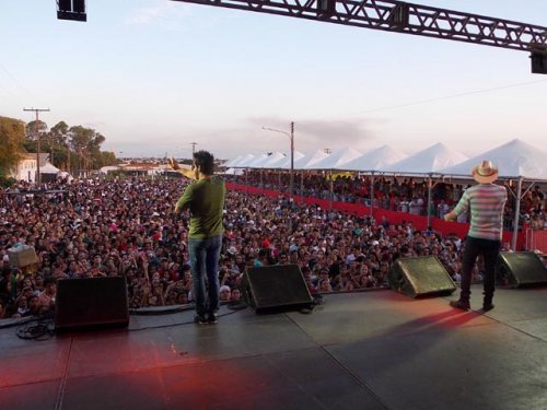 FESTA: Mega Show Ativa FM é sucesso em Penápolis