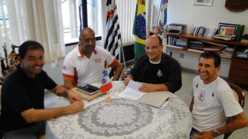 Prefeito João Luís assina convênio do Programa Sesi “Atleta do Futuro”