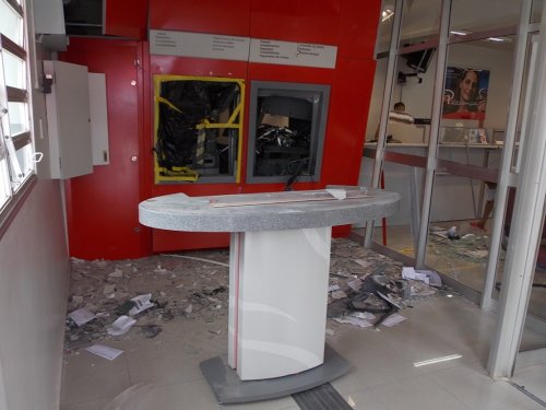 Bandidos explodem caixa eletrônico em Barbosa