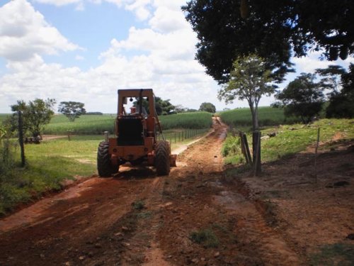 Estrada do Papagaio recebe melhorias