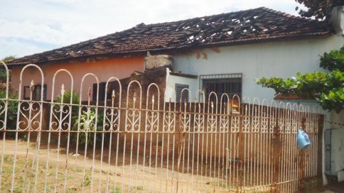 Curto circuito teria sido causa de incêndio em residência