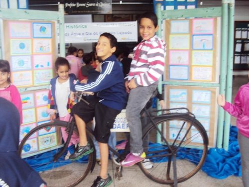 Alunos visitam exposição histórica da água no Paço Municipal