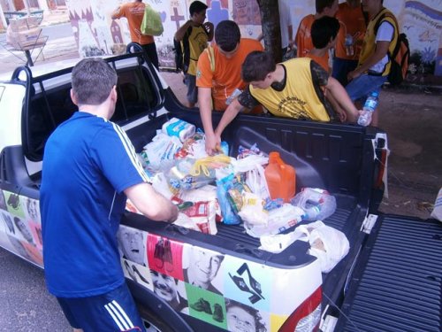 Arrastão da Solidariedade arrecada 3,1 mil quilos de alimentos para cinco entidades