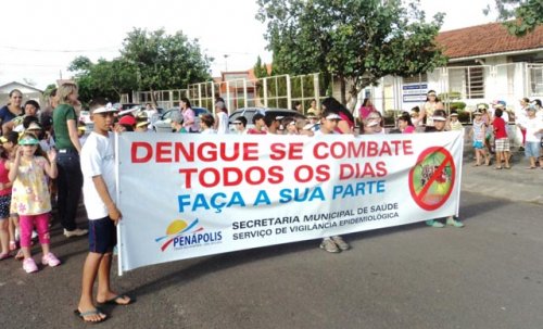 Vigilância realiza atividades de conscientização contra a dengue