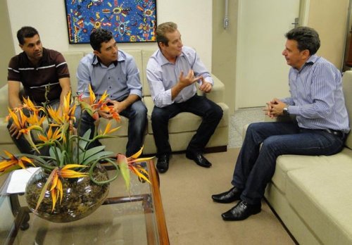 Prefeito recebe o deputado estadual Ed Thomas