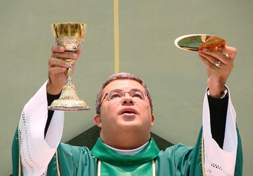 Fundo Social arrecada doações em Missa hoje