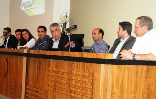Encontro reuniu dezenas de comerciantes na Câmara