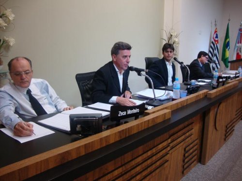 Câmara Municipal recebe prefeito na primeira sessão após recesso
