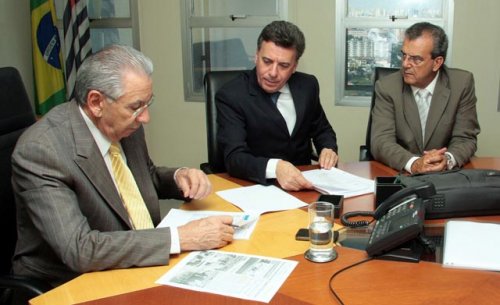 Célio consegue mais 200 moradias junto à Secretaria da Habitação