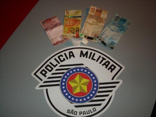 Autônomo é flagrado com cocaína