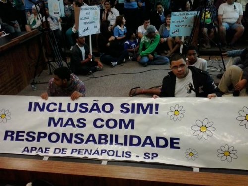 Câmara aprova repúdio para proposta de fechamento das Apaes