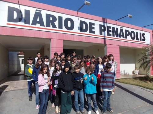 Alunos do Anglo visitam o DIÁRIO para novo projeto