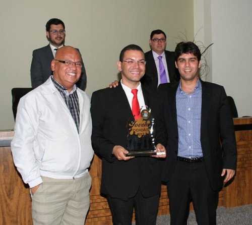 Andrey José Alves da Silva recebe Medalha Jovem Cidadão