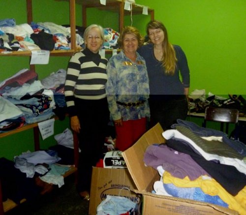 Fundo Social de Solidariedade recebe doação de roupas da Apap