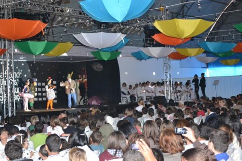 Apae busca no teatro a motivação de vida para os alunos