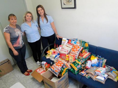 Fundo Social de Solidariedade recebe alimentos arrecadados em passeio ciclístico