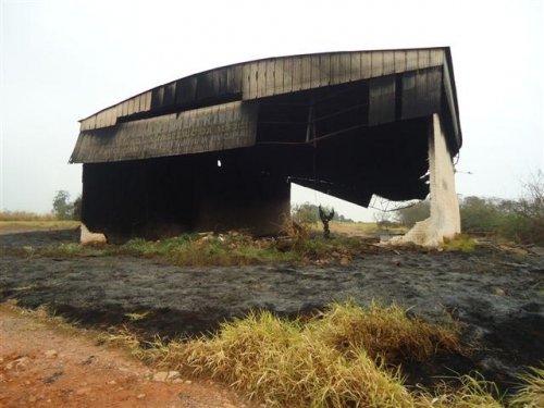 Polícia investiga incêndio em galpão em Alto Alegre