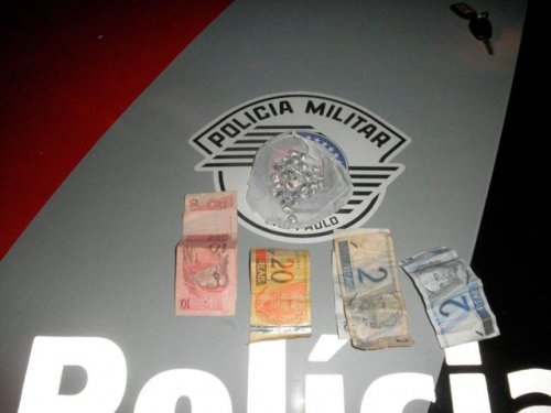 Grupo é abordado pela PM suspeito de tráfico