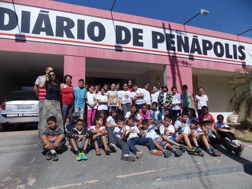 DIÁRIO recebe visita de alunos da escola Darcy Buranello