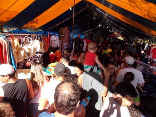 Feira do Brás divide opiniões de pessoas e órgãos da cidade