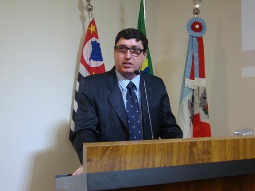 Vereador apresenta defesa de ressonância magnética pelo SUS