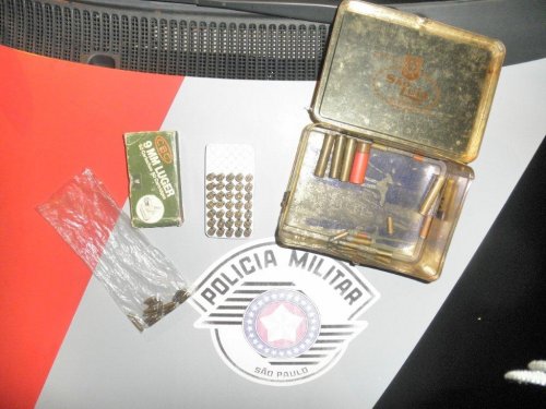 Munições são encontradas e comerciante é preso