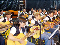 Orquestra de Viola se apresenta no Lar Vicentino