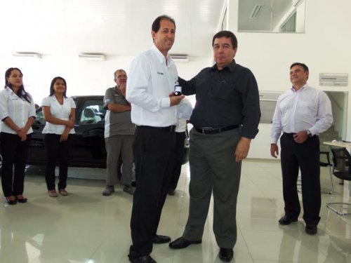 ‘Safra Veículos’ recebe o prêmio Destaque de Liderança em Vendas