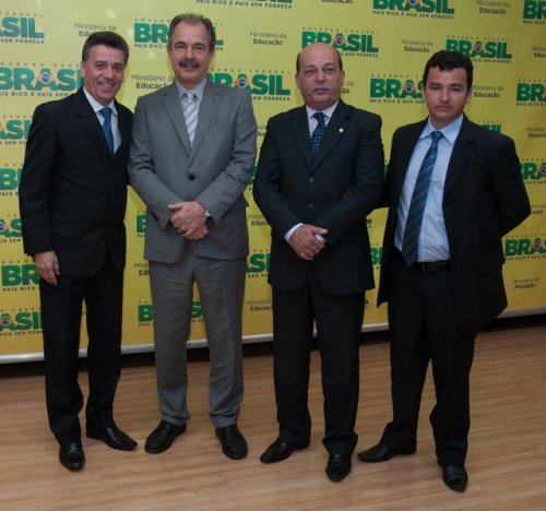 Em Brasília, Célio busca mais avanços junto ao Ministro da Educação
