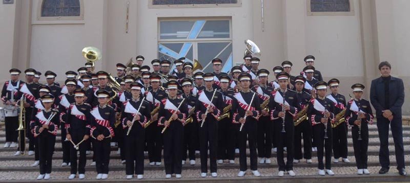 Penápolis comemora aniversário de 105 anos com desfile