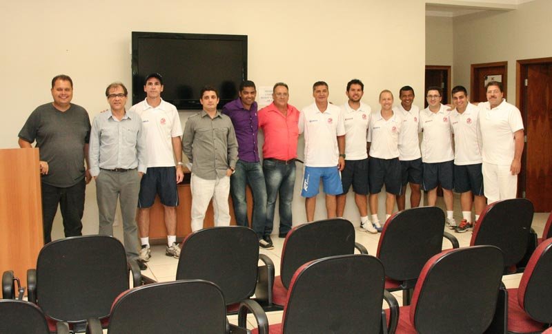 CAP: Comissão técnica é apresentada ao elenco