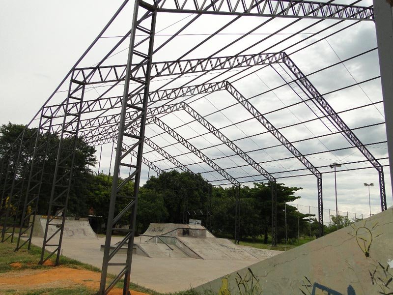Prefeitura retoma construção da cobertura da pista de skate