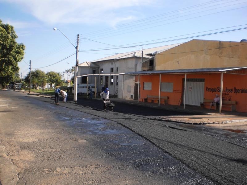 Recapenápolis beneficia rua em frente ao Ceim Branca de Neve