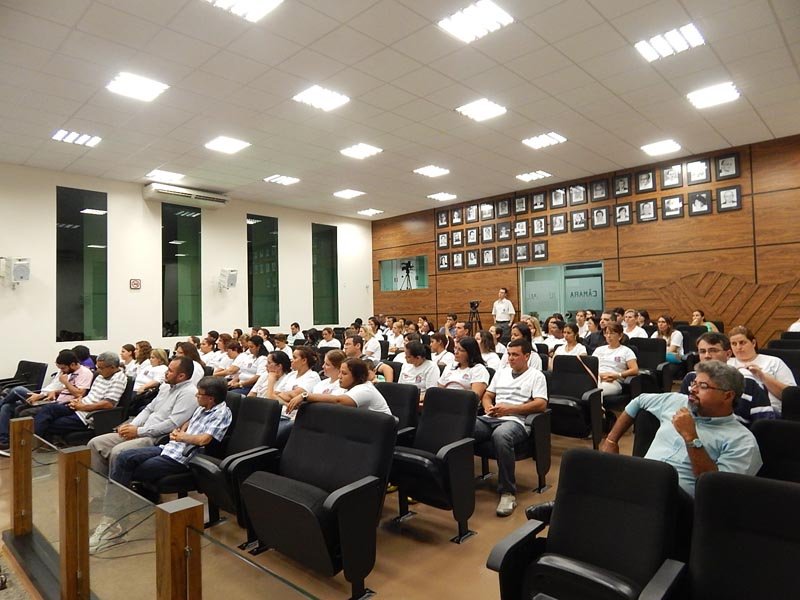 Aprovada redução da taxa de iluminação pública para comércio e indústria