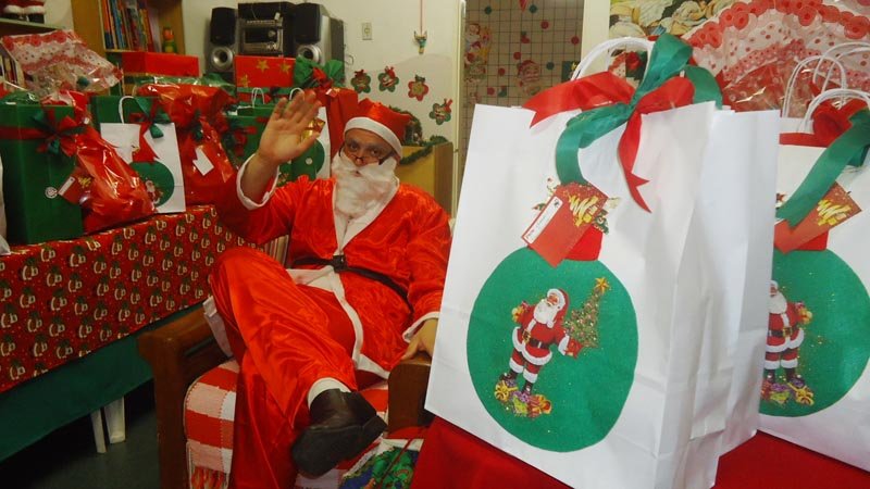 Ação voluntária de “padrinhos” garante Natal no Lactário