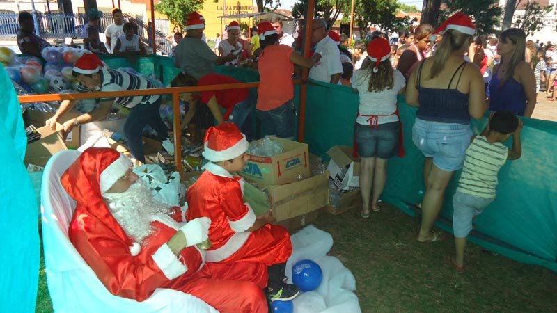 Solidariedade marca Natal de crianças em Penápolis
