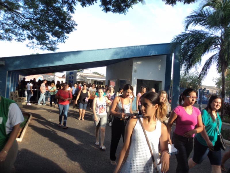 Mais de 1.000 candidatos fazem provas para concurso público da Prefeitura