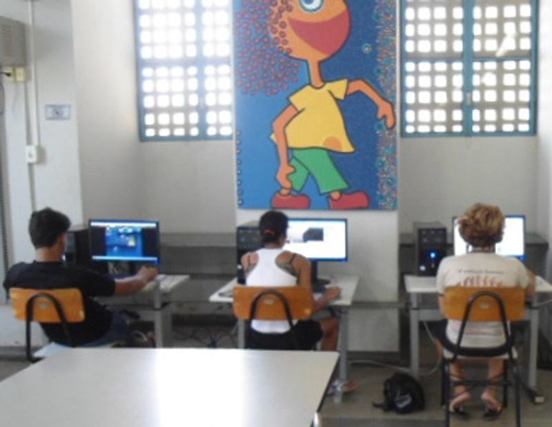 Acessa SP: Programa entrega mais computadores para biblioteca