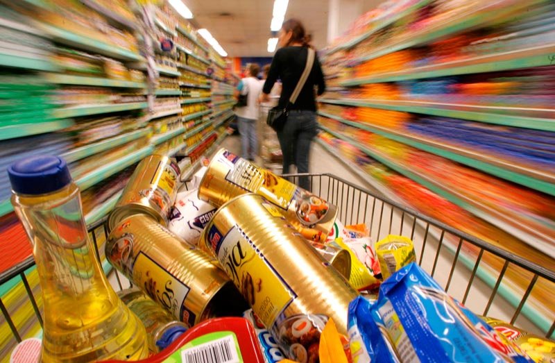 Cesta básica subiu em 18 capitais em 2013, diz Dieese