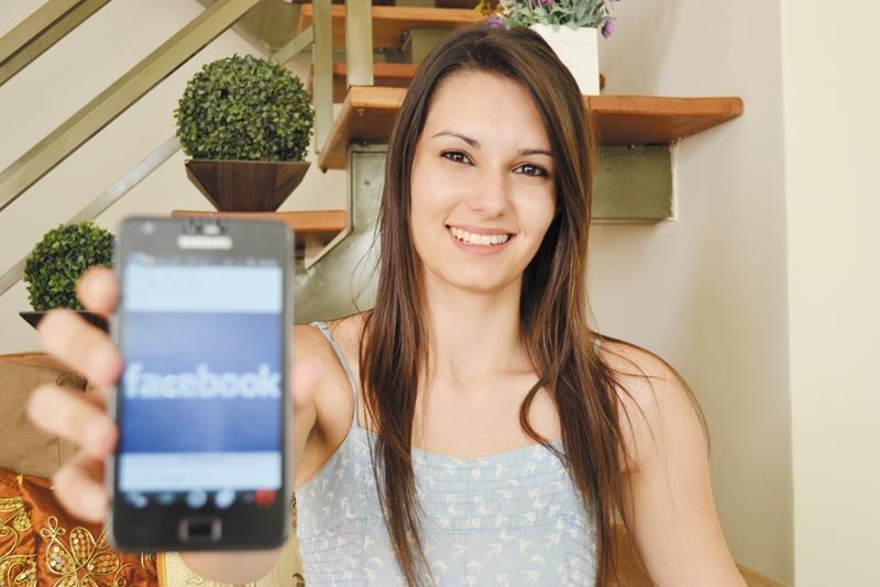Número de celulares e internet móvel crescem na região