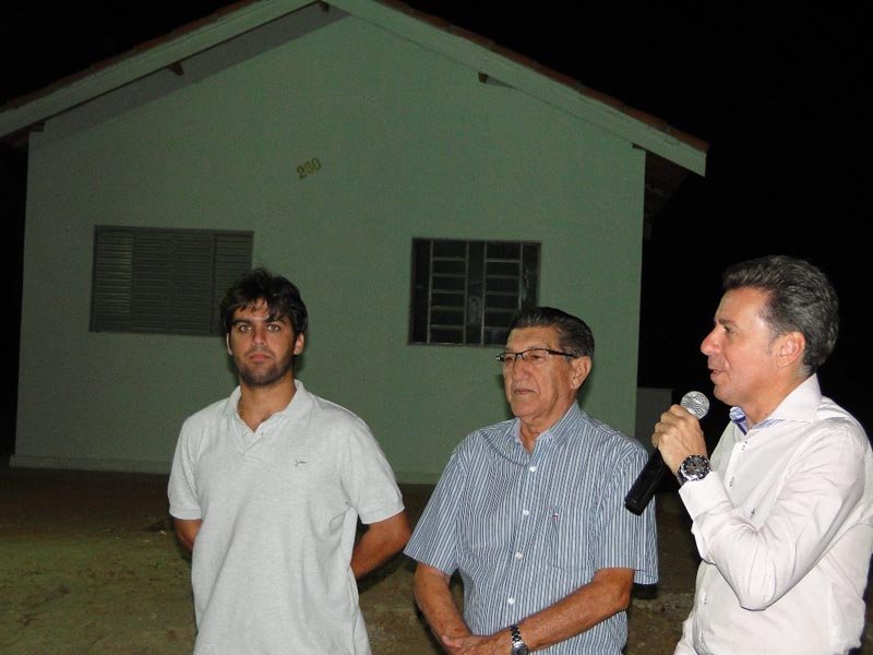 Cerimônia marca encerramento de projeto habitacional