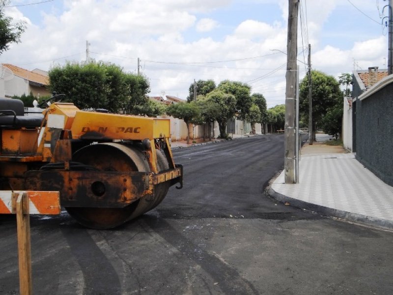 Prefeitura executa recape na avenida Caetano Zito 