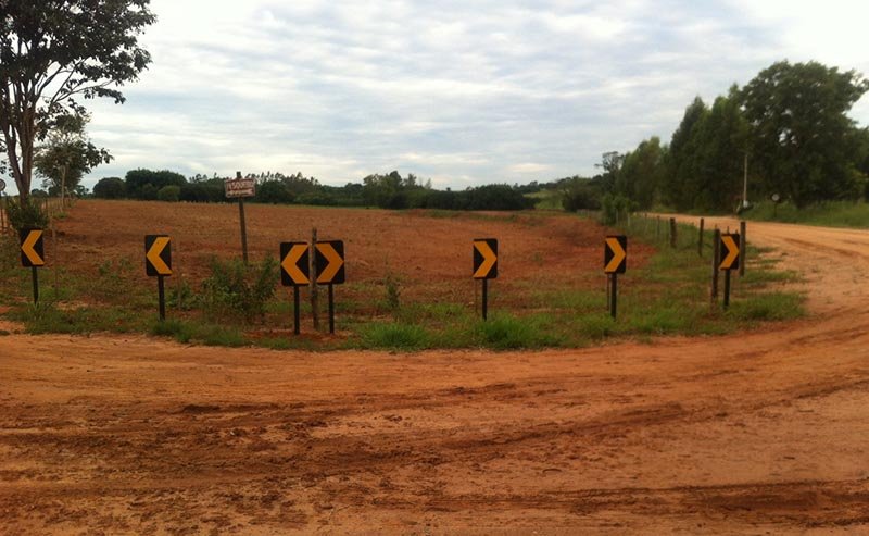 Sinalização melhora segurança na estrada do Córrego Grande