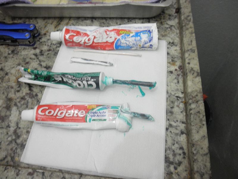 Drogas são apreendidas em tubos de creme dental