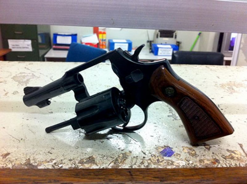 Rocam prende autônomo com droga e arma