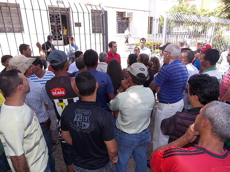 Campestre: Ex-funcionários pedem liberação de dinheiro