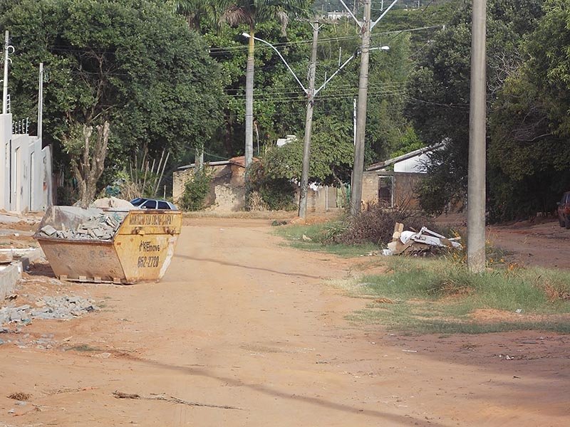 CHÁCARAS NA CIDADE: Moradores do ‘Recreio Mirage’ querem asfalto