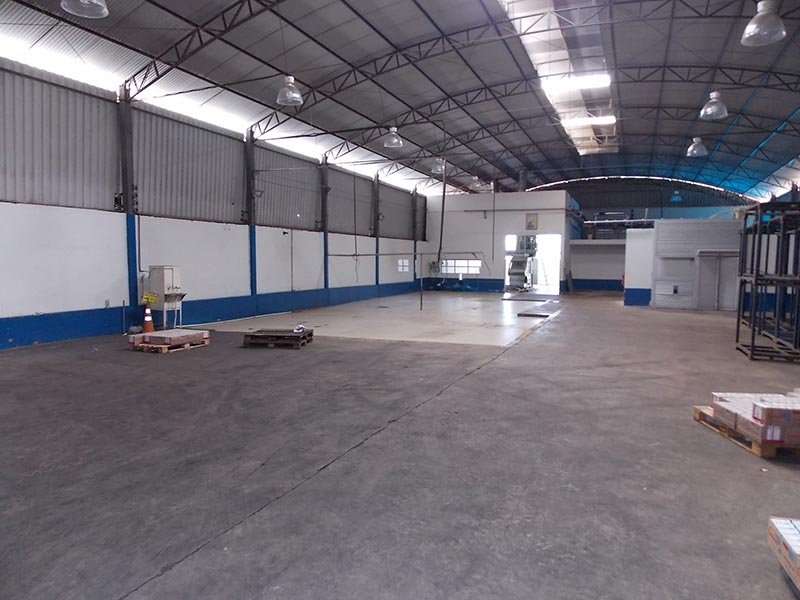 Campezina para produção e 80 pessoas são demitidas