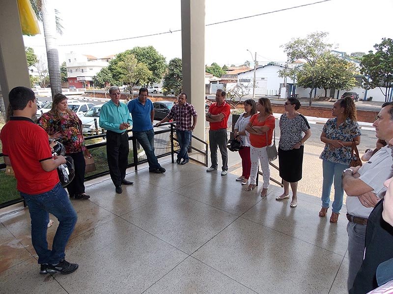 Prefeito e comerciantes discutem local para Poupatempo
